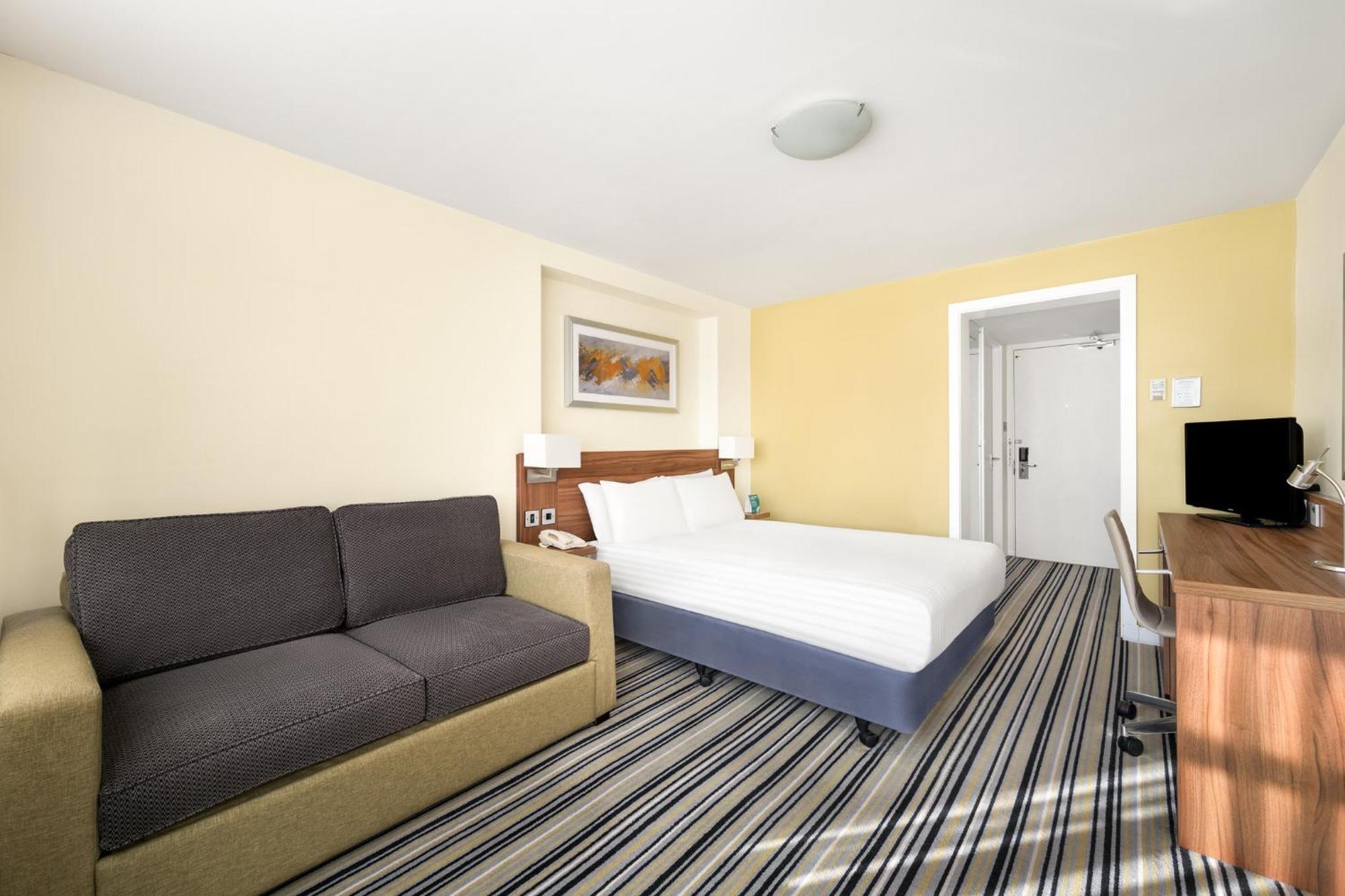 Holiday Inn York By Ihg Exterior photo